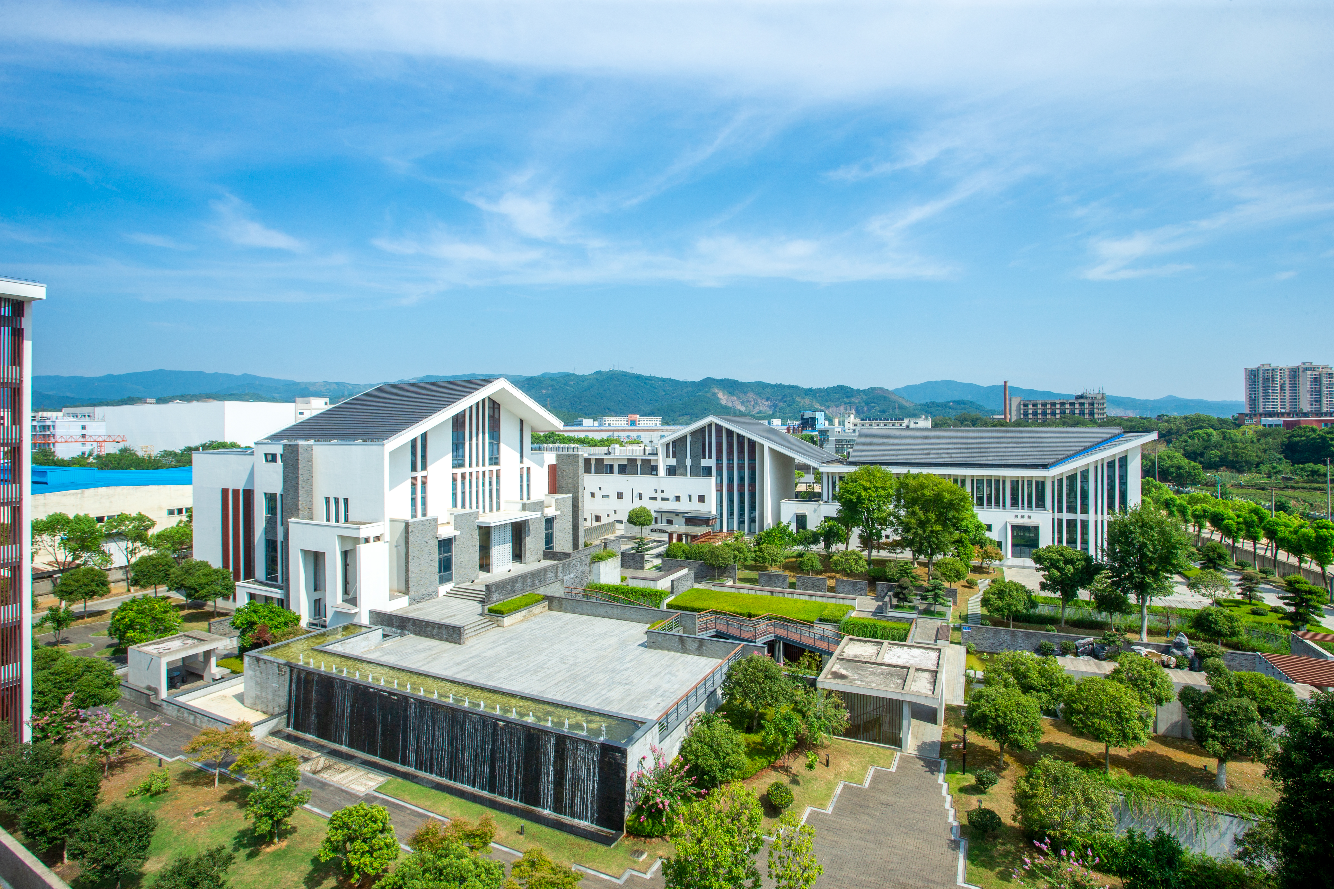 以心求學(xué)，則學(xué)有所成；以心立業(yè)，則功業(yè)可就