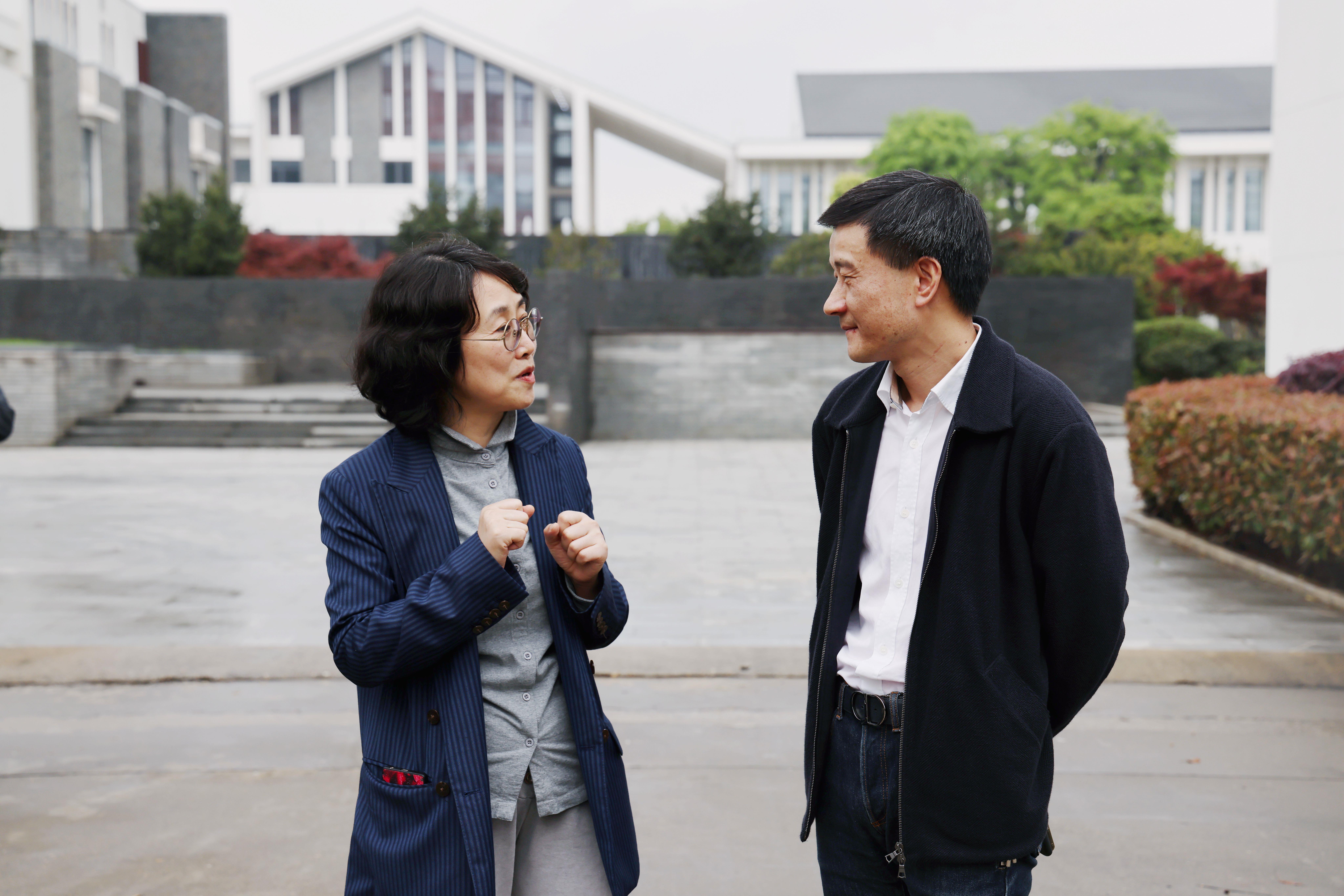 江西省委統戰部副部長(cháng)、省工商聯(lián)黨組書(shū)記高鷹群一行蒞臨發(fā)達集團調研指導
